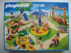 PLAYMOBIL 5024 Spielplatz City Life -Kinderspielzeug Rabatte 0d95516ac346a4bd7a7a3c9eaf5e8545