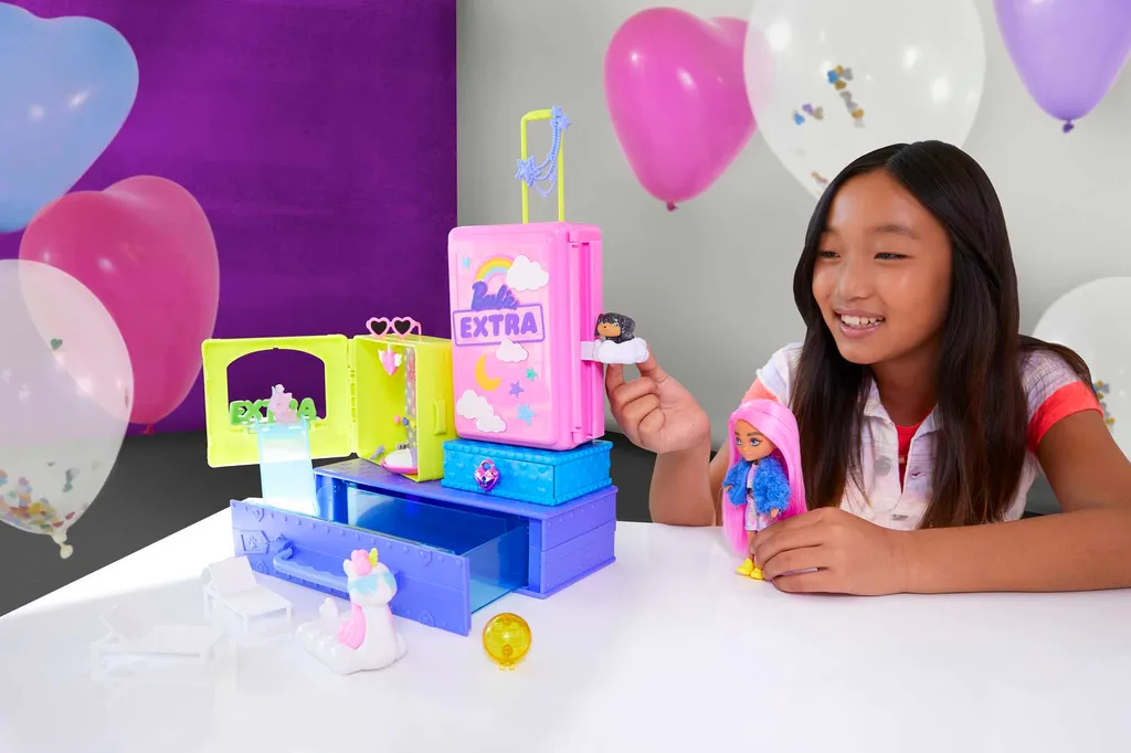 Barbie Extra Minis Set Inkl. Puppe (pinke Haare) & Haustiere 4 Barbie Extra Minis Set Inkl. Puppe (pinke Haare) & Haustiere – Bild 2