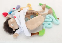 Sigikid Lernpuppe Erwin Der Kleine Patient Mehrfarbig 44cm, 38322 -Kinderspielzeug Rabatte 40567cf9c44a6d9e7a7e5253f65b2840