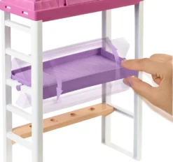 MATTEL Barbie Deluxe-Set Möbel Hochbett/Tisch Und Puppe -Kinderspielzeug Rabatte 48eac39e3c2a6f6f53e35a4d06ad7098