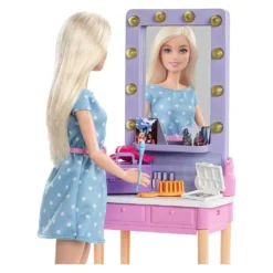 Barbie „Bühne Frei Für Große Träume“ Malibu Schminktisch Spielset Mit Puppe -Kinderspielzeug Rabatte 62a98630bfc6e6f1645eb07cab5341db
