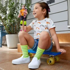 Barbie Berufe Sport Skateboarder Puppe, Geschenk Und Spielzeug Ab 3 Jahren -Kinderspielzeug Rabatte 68561a715f04f083e335901f149986ff