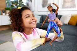 Barbie Made To Move Puppe (Afro-Style) Im Lila Yoga Outfit -Kinderspielzeug Rabatte aea59db426e0ca48088f77d798fe47be