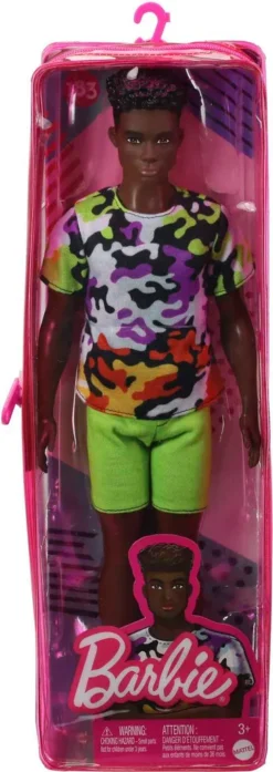 Barbie Ken Fashionistas Puppe, Athletisch, Schwarzes Lockiges Haar, Buntes Shirt, Grüne Shorts, Turnschuhe, Für Kinder Von 3 Bis 8 Jahren